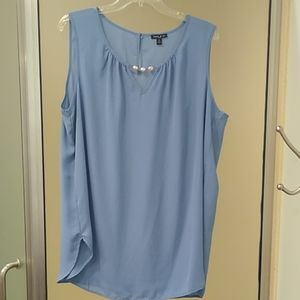 Light blue blouse with Pearl detail